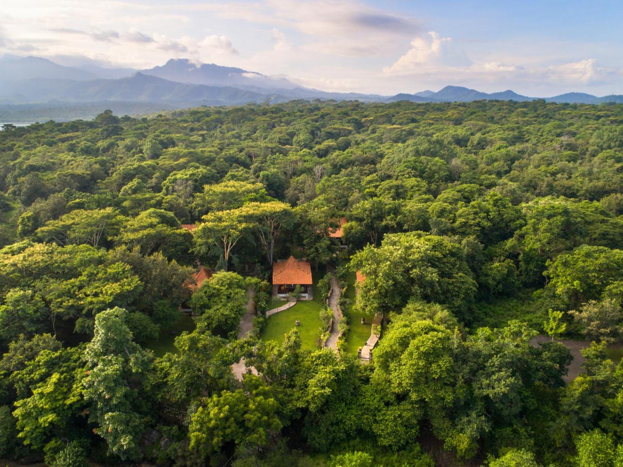 Banyuwedang Plataran Menjangan Resort And Spa - Chse Certified מראה חיצוני תמונה